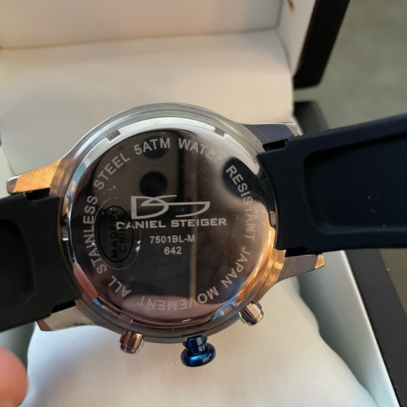 NWOT Authentic Brand New with Plastic Protectors Daniel Steiger Mens Watch - Picture 3 of 4